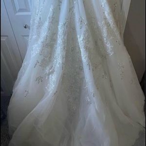 Wedding dress